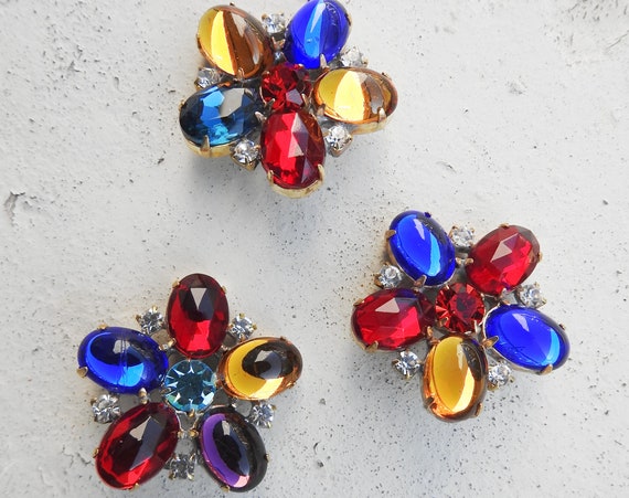 Buttons with shanks for jewelry