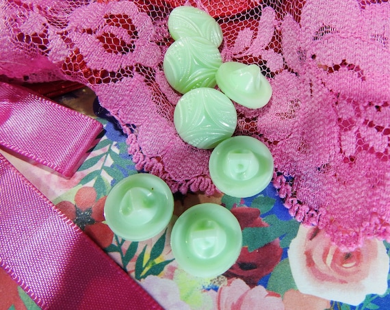 Vintage sewing buttons lot