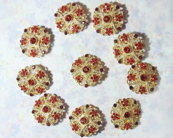10 red and gold small brooches lot