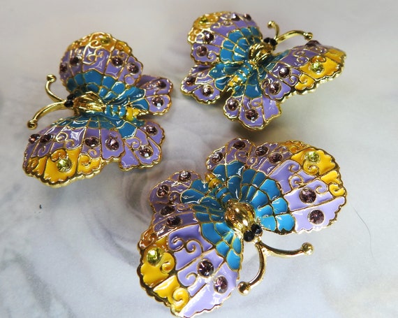 Extra large purple butterfly buttons