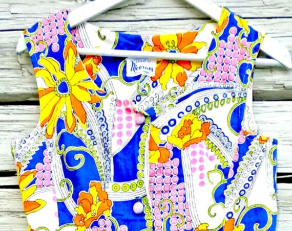 Vintage Hawaiian sundress with vintage floral fabric