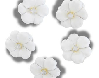 White flower buttons for decorating and sewing. Set of 5, with a shank. Great for assemblage art, repurposed projects, and bridal jewelry