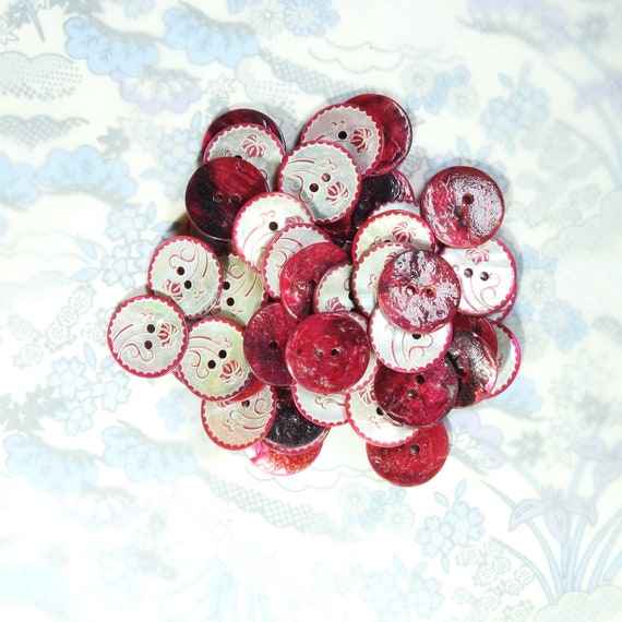 Lot of 50 shell sewing buttons