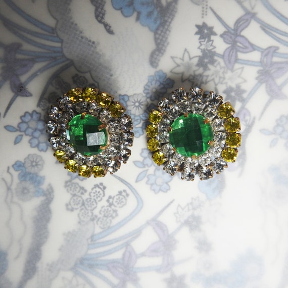 Elegant fancy glass jewel buttons