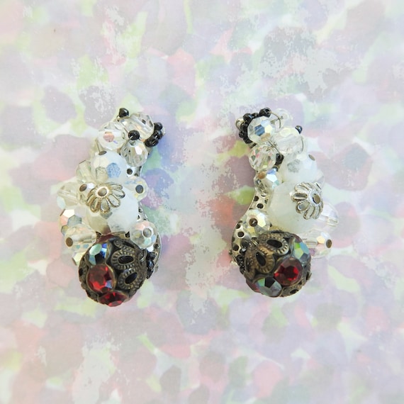 Retro cluster clip on earrings for women