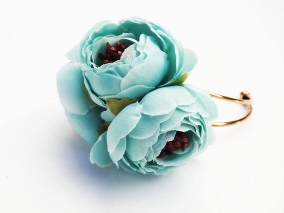Flower bracelet for women
