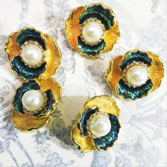 Large flower pearl snap buttons lot, dark green for making snaps button jewelry, wedding bouquet or high quality posy shaped embellishments