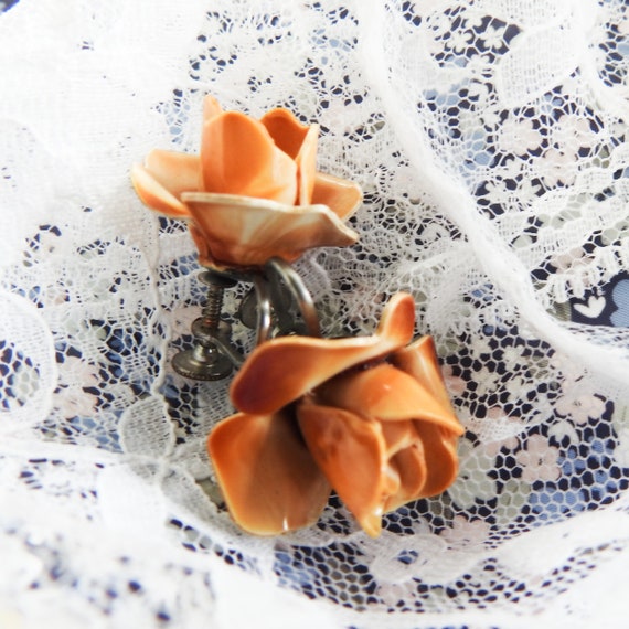 Retro flower clip on earrings