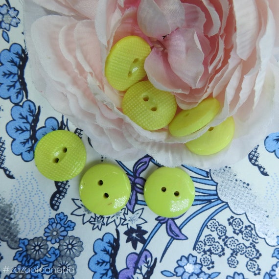 Sunny yellow vintage buttons