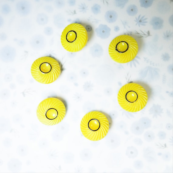 Vintage glass buttons with shank for making antique style crafts for adults, Lot of 6 old and cute sewing buttons made from molded glass