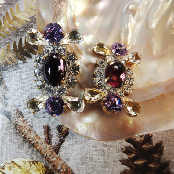 Mauve glass buttons