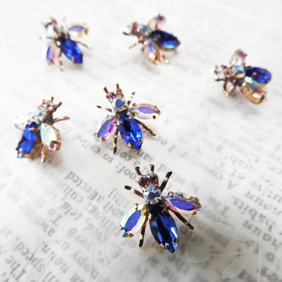 Bee glass buttons