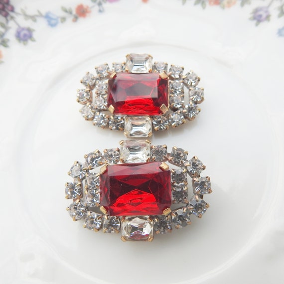 Red glass buttons for jewelry making