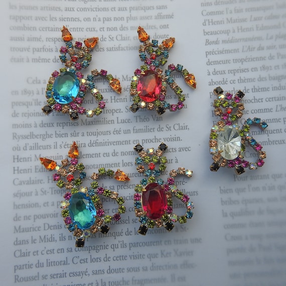 Cat shaped buttons