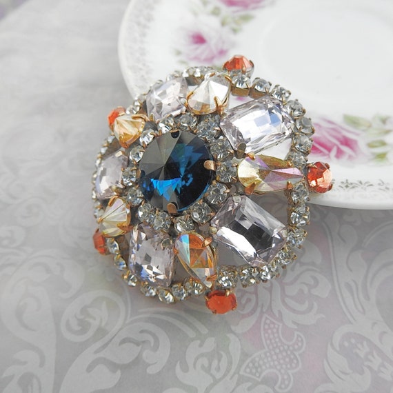 Costume jewelry brooch