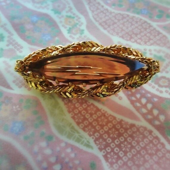 Vintage lozenge-shaped brooch