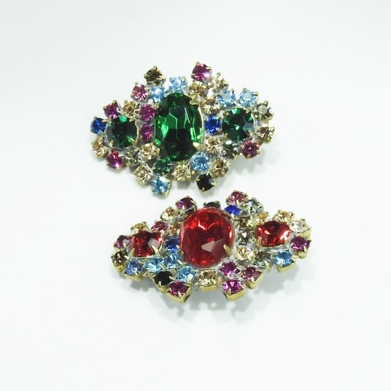 Eye-catching glass buttons
