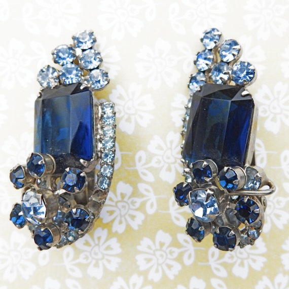 Juliana earrings clip on, delizza and elster, D&E jewelry, UNSIGNED, antique blue rhinestone jewelry, Sapphire Glass , vintage clip-on