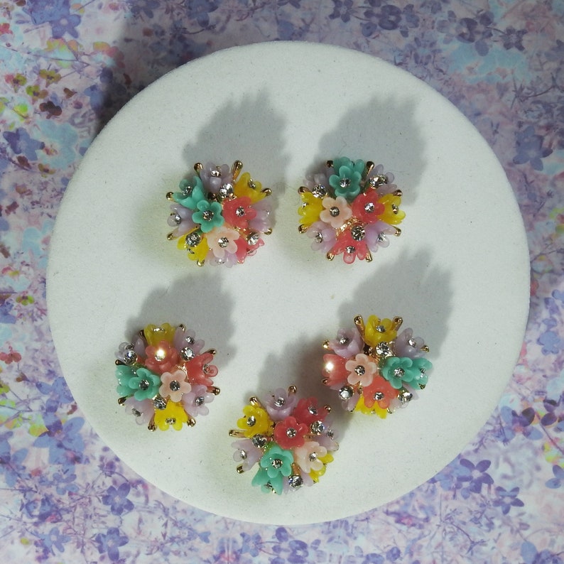 Flower Bouquet Buttons: Set of 5 Multicolor pastel Petals & Rhinestone Embellishments Perfect for Napkins, Gift Boxes, Curtains 20 mm image 6
