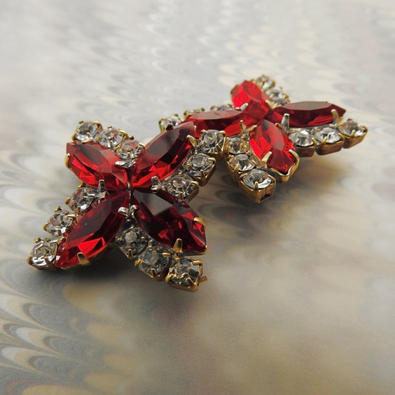 Red glass buttons
