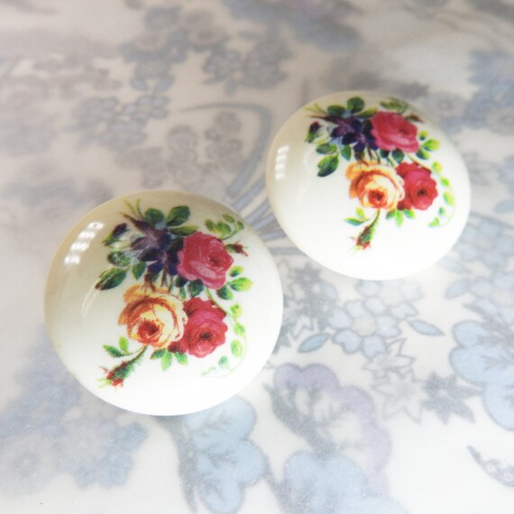 Round clip on earrings