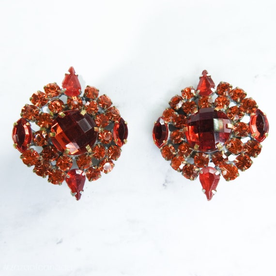 Elegant and unique decorative buttons
