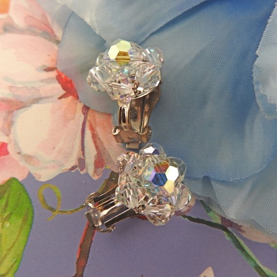 Floral cluster earrings clip