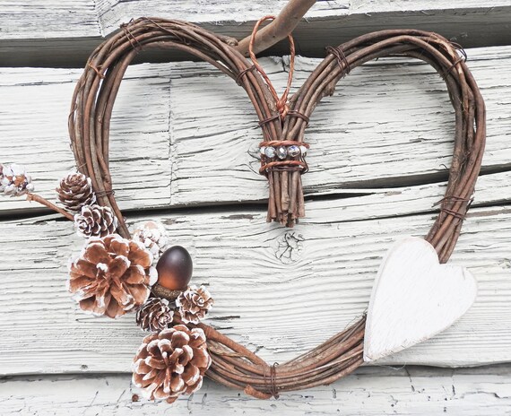Romantic small heart wreath