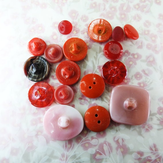 Red old buttons