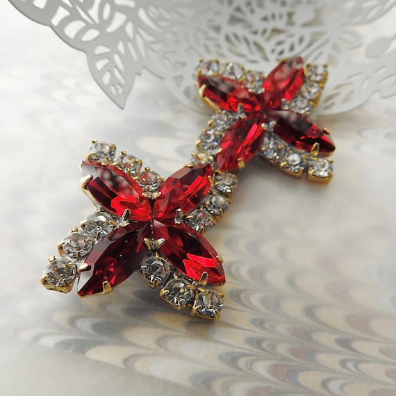 Jewel buttons for jewelry making