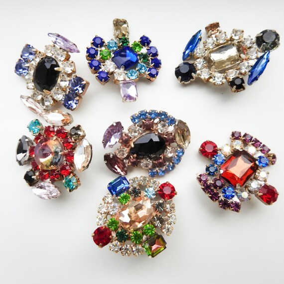 Buttons with shanks for jewelry