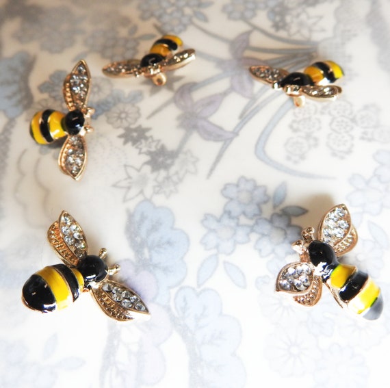 Bee buttons for crafts