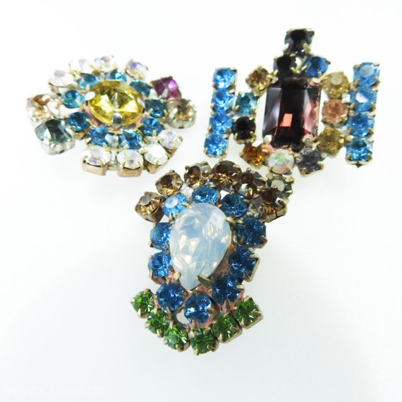 Blue decorative glass jeweled buttons