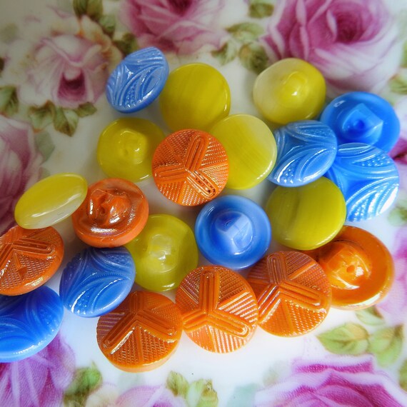 Old buttons for summer