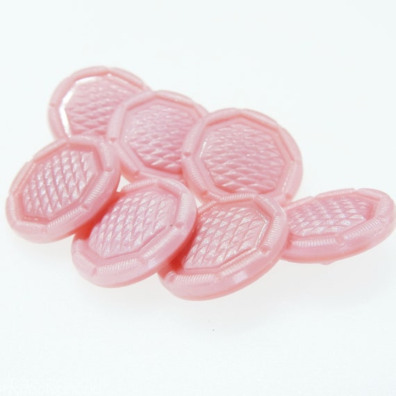 Beloved baby pink old buttons vintage for sewing and antique haberdashery or recycled jewelry making - 18 mm - 7 buttons