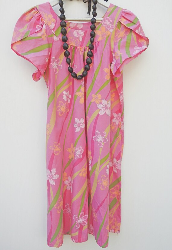 VINTAGE FLORAL DRESS size small muumuu style.