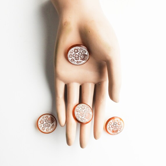 Decorative buttons