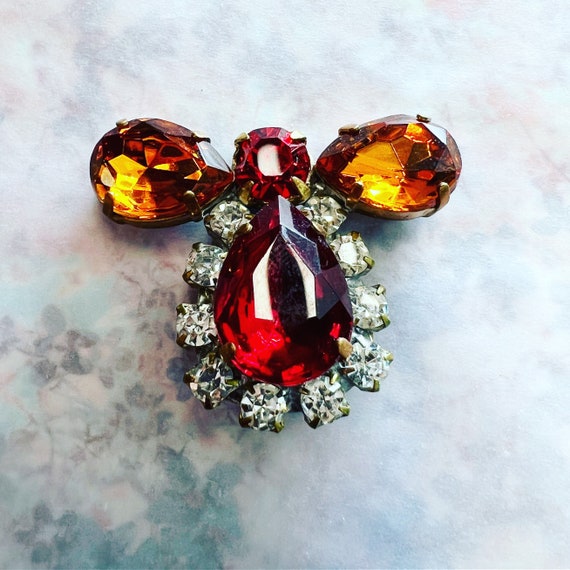 Glass embellishment button