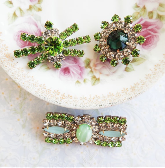 Green rhinestone buttons for jewellery making