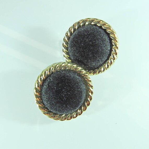 Non pierced ears classic BLACK CLIP EARRINGS