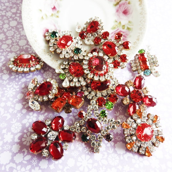 Red crystal glass buttons