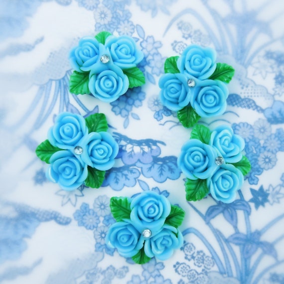 Flower-shaped buttons