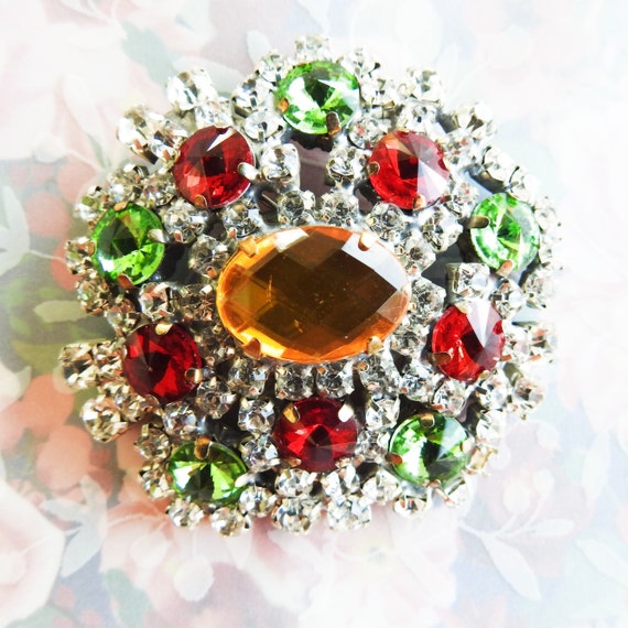 Red and green glass brooch vintage, Rhinestone costume jewelry, grandma gift, pins and brooches collectors for her, birthday ideas