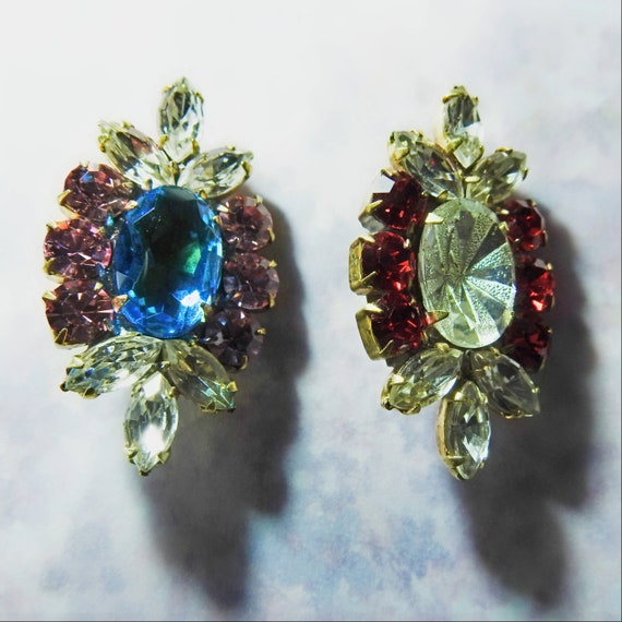 Crystal glass buttons, vintage-inspired and sparkly for jewelry making. Two Diamante rhinestone embellishments for dressmaking and clothing