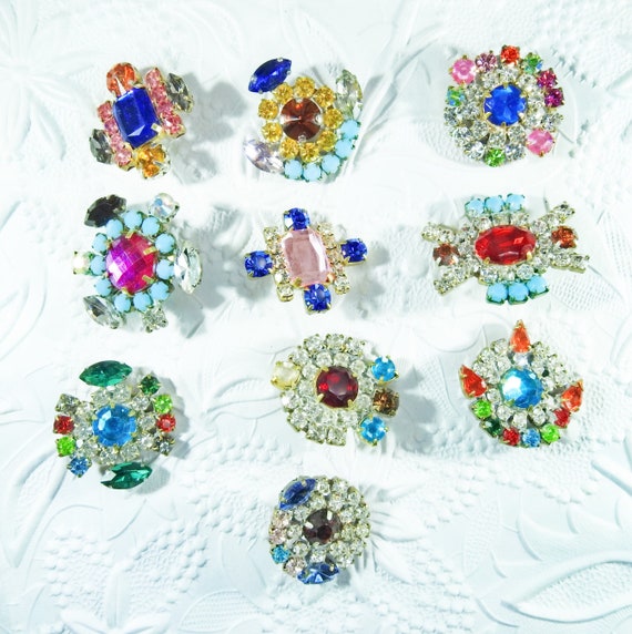 Lot of 10 glass buttons