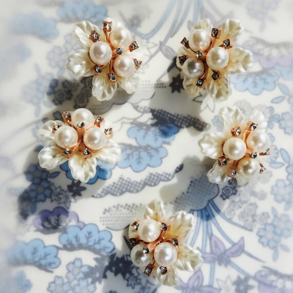 Fancy buttons flower bouquet