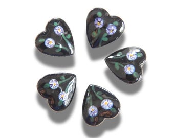 Set of 5 Vintage Heart-Shaped Buttons – Black Enamel with Floral Design – Retro Sewing Embellishments or Jewelry Charms – 10mm