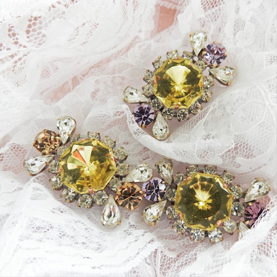 Rhinestone buttons for jewellery making