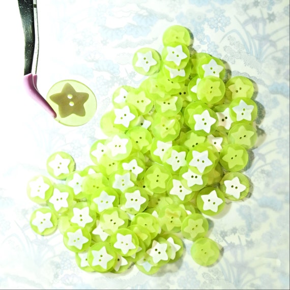 Lot of shell sewing buttons