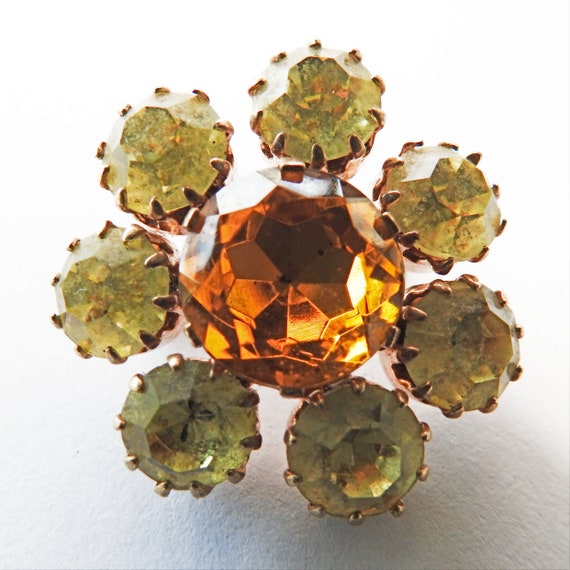 Flower brooch pin